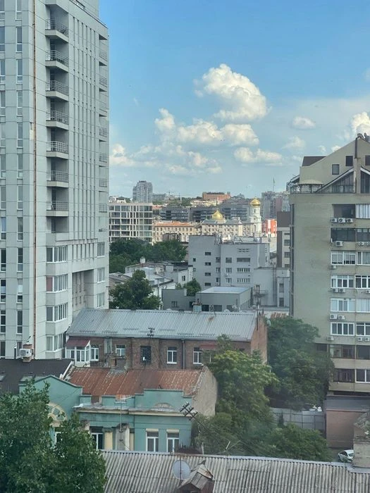 I will sell a 1-room apartment in the Central Park Central Park Center Park Zone Business