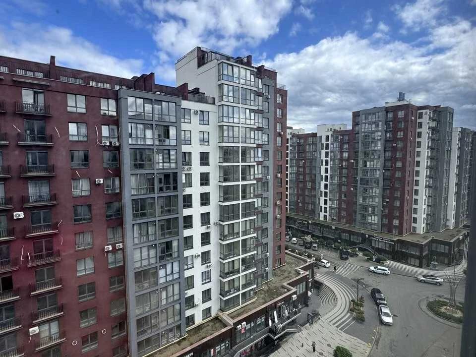 Квартира. Івано-Франківськ, Княгинин вул., (Будинок 38)