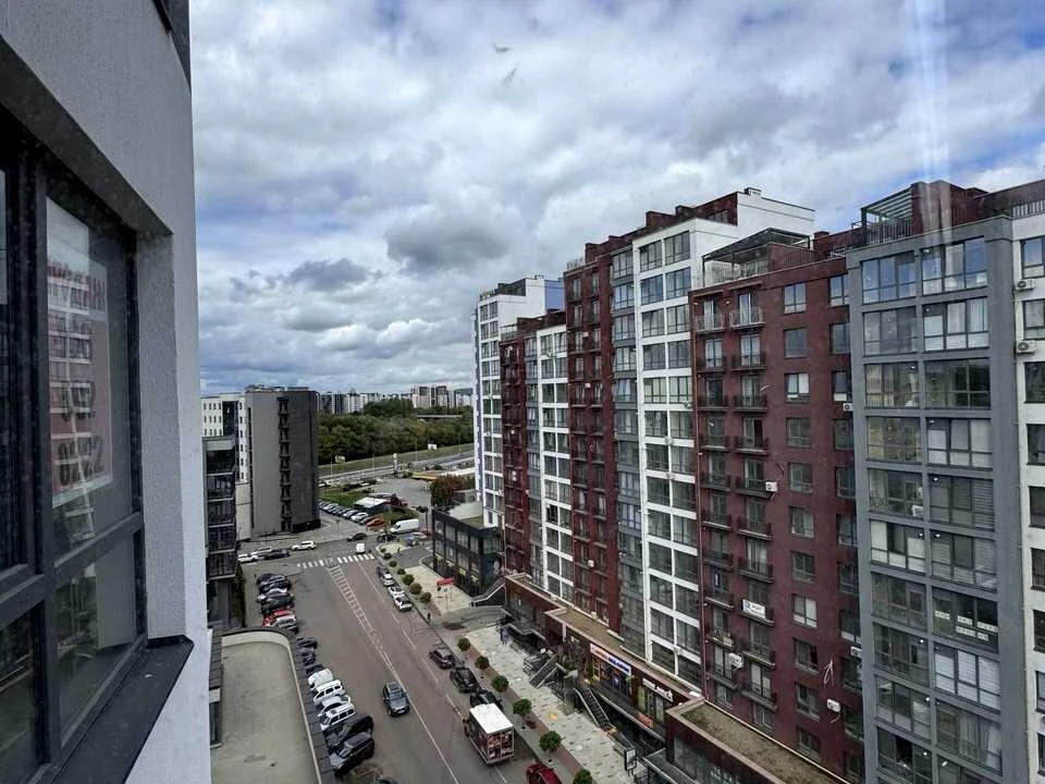 Квартира. Івано-Франківськ, Княгинин вул., (Будинок 38)