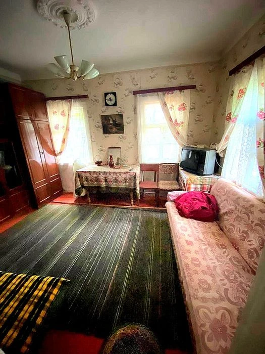Продаж 1/2 частини будинку, 2 кімн.в Полтаві , біля 9 школи.