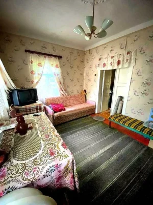 Продаж 1/2 частини будинку, 2 кімн.в Полтаві , біля 9 школи.