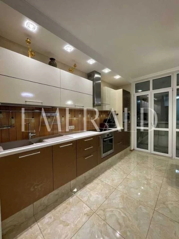 Sale of 3-room apartment 101.7 m², Vadim Hetman Street,