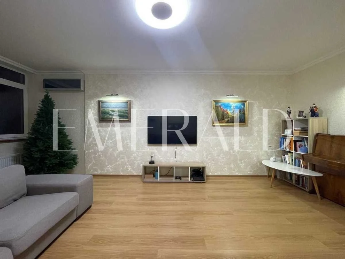 Sale of 3-room apartment 101.7 m², Vadim Hetman Street,