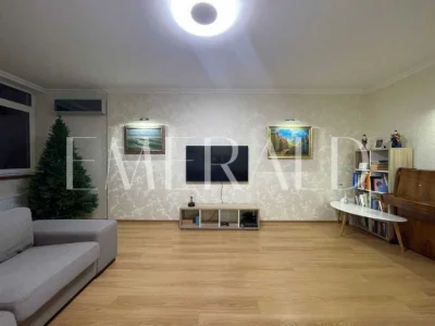 Sale of 3-room apartment 101.7 m², Vadim Hetman Street,