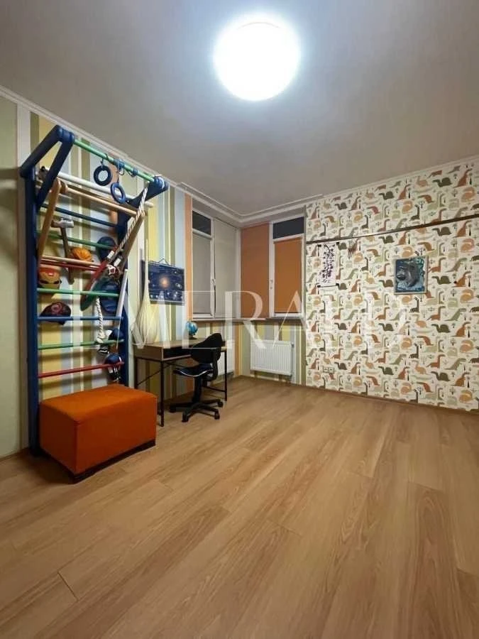 Sale of 3-room apartment 101.7 m², Vadim Hetman Street,