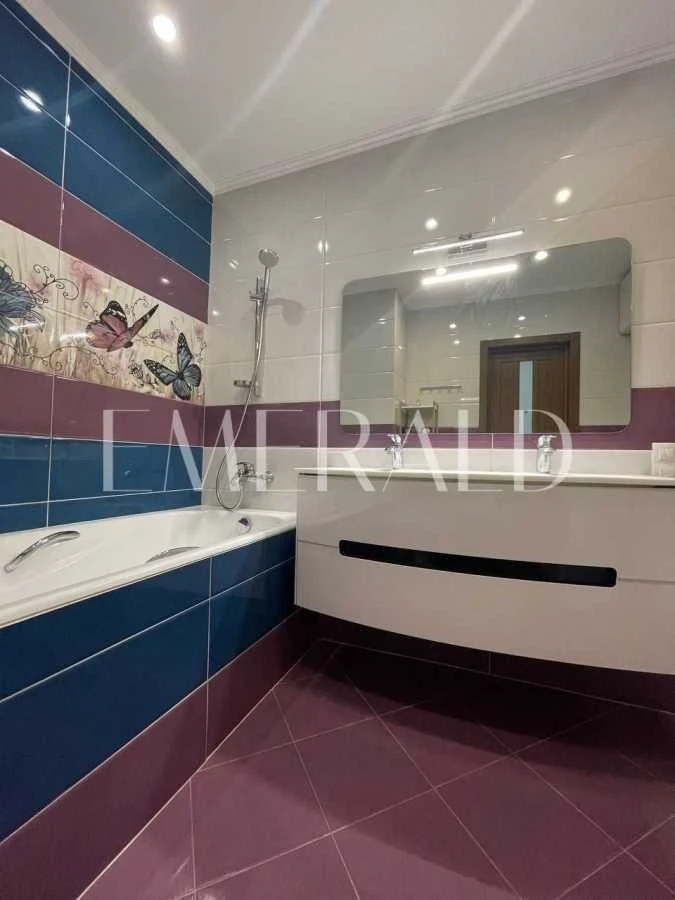 Sale of 3-room apartment 101.7 m², Vadim Hetman Street,
