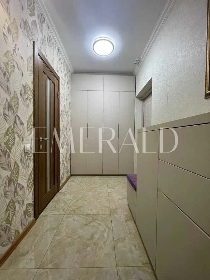 Sale of 3-room apartment 101.7 m², Vadim Hetman Street,