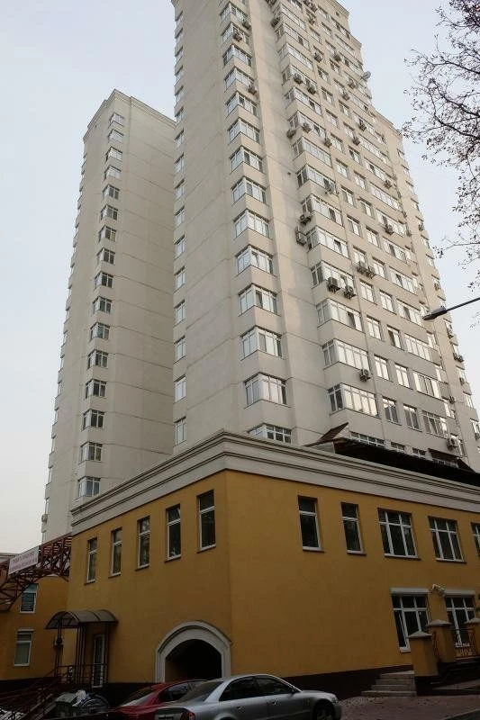 Sale of 3-room apartment 101.7 m², Vadim Hetman Street,