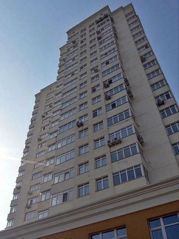 Sale of 3-room apartment 101.7 m², Vadim Hetman Street,