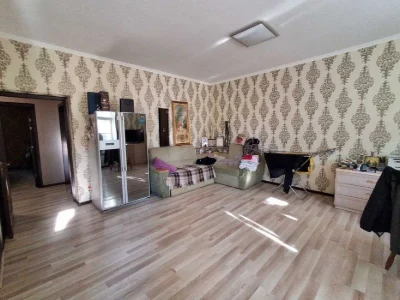 Selling a 3-room apartment near the Central Market metro station, South Railway.