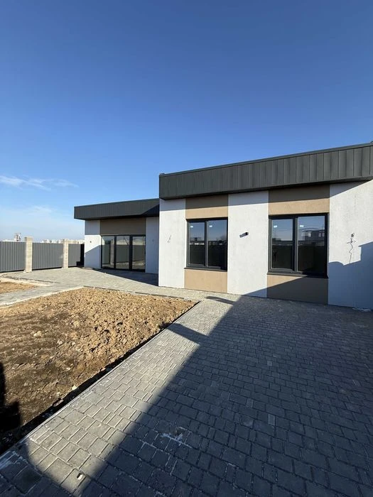 One-story modern house on Zolotaya Gorka in installments