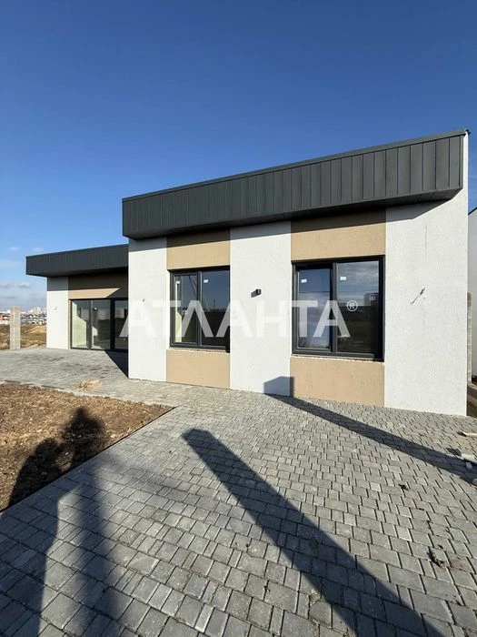 One-story modern house on Zolotaya Gorka in installments