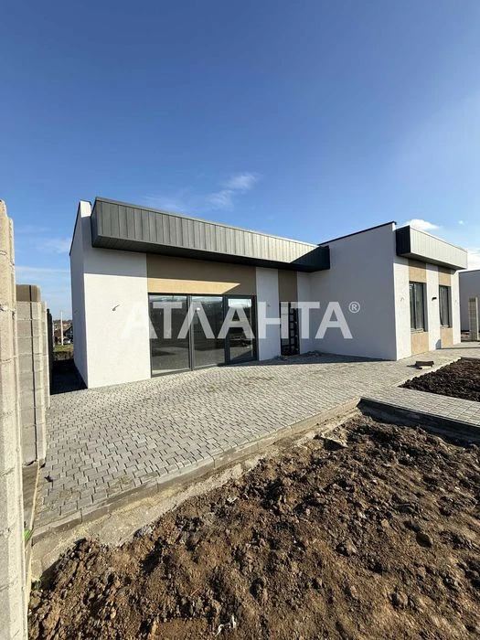 One-story modern house on Zolotaya Gorka in installments