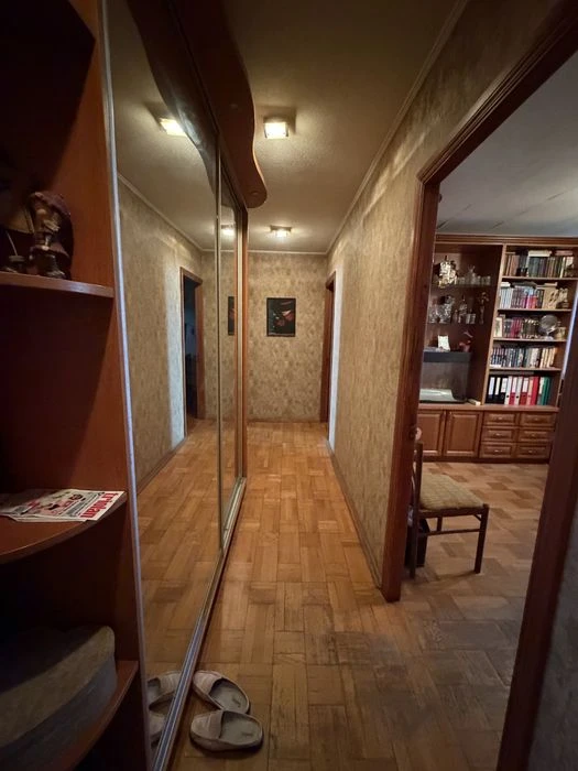 Selling a 3-room apartment in Saltovka. Real estate.
