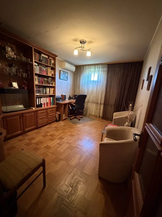 Selling a 3-room apartment in Saltovka. Real estate.