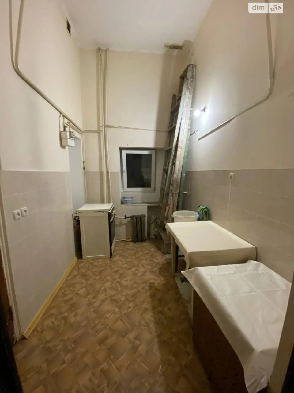 Room for sale Center