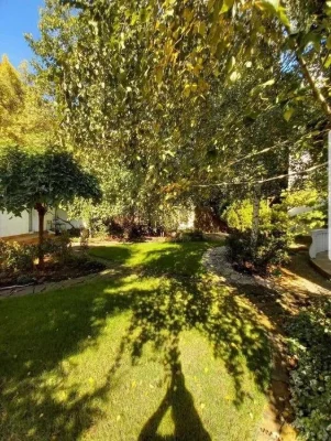 14th century B. Fontana! House in a closed cooperative! 12 acres! 1A37