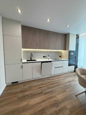 I am selling a designer 3-room apartment, near the city lake