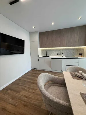 I am selling a designer 3-room apartment, near the city lake