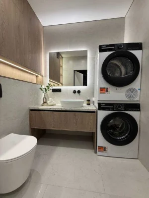 I am selling a designer 3-room apartment, near the city lake