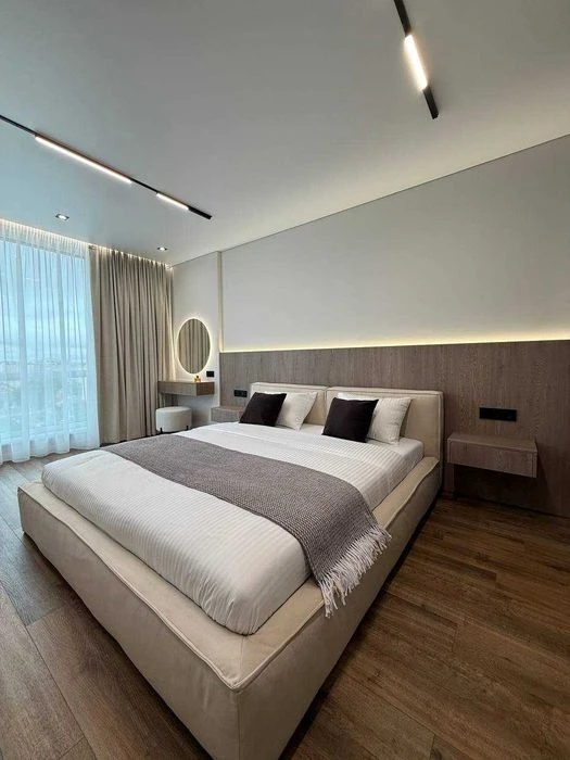 I am selling a designer 3-room apartment, near the city lake