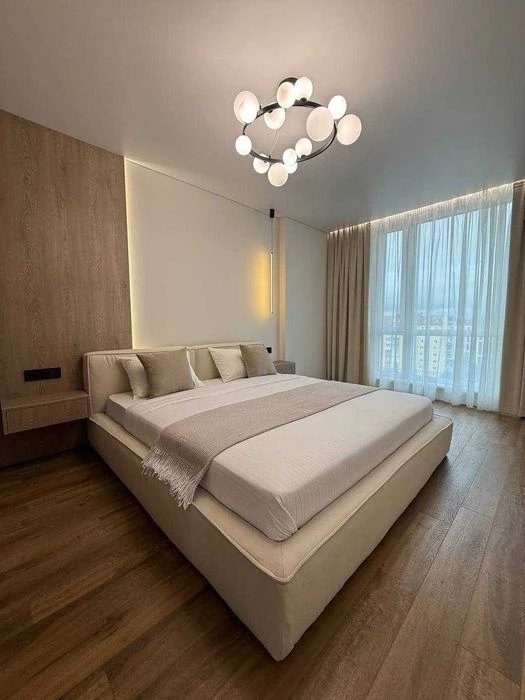 I am selling a designer 3-room apartment, near the city lake