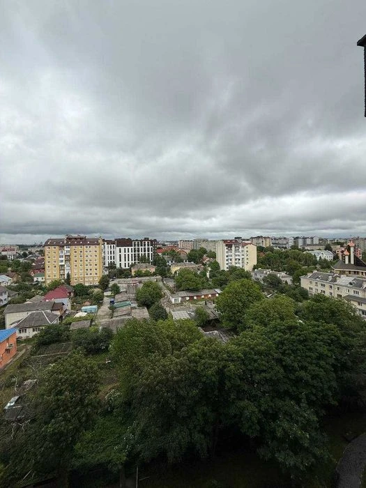 I am selling a designer 3-room apartment, near the city lake