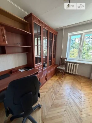 Sale of 4-room apartment 80 sq. m on Beresteyskyi Avenue 146/2 •