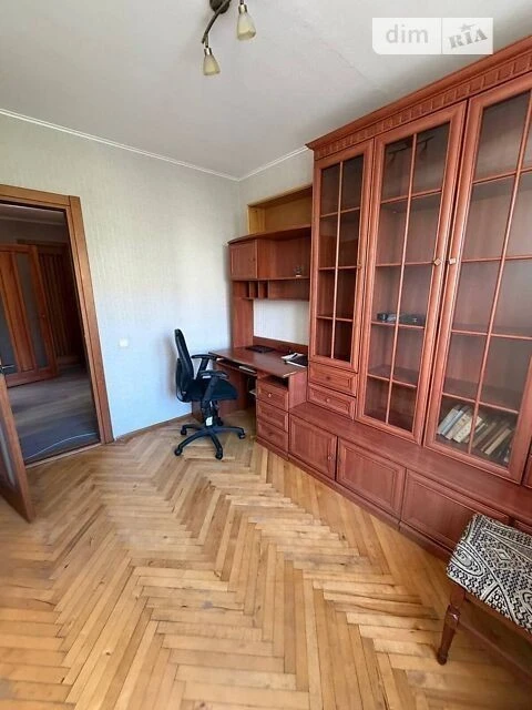 Sale of 4-room apartment 80 sq. m on Beresteyskyi Avenue 146/2 •