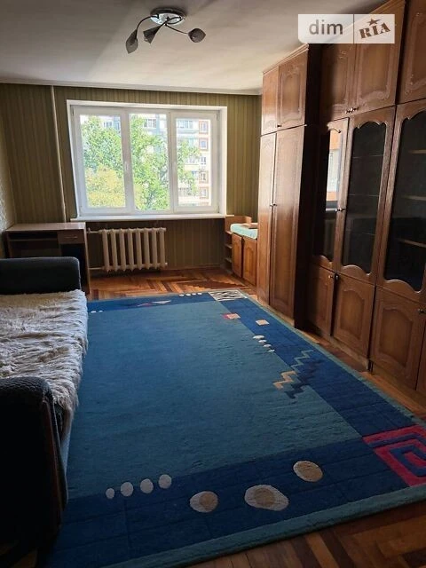 Sale of 4-room apartment 80 sq. m on Beresteyskyi Avenue 146/2 •
