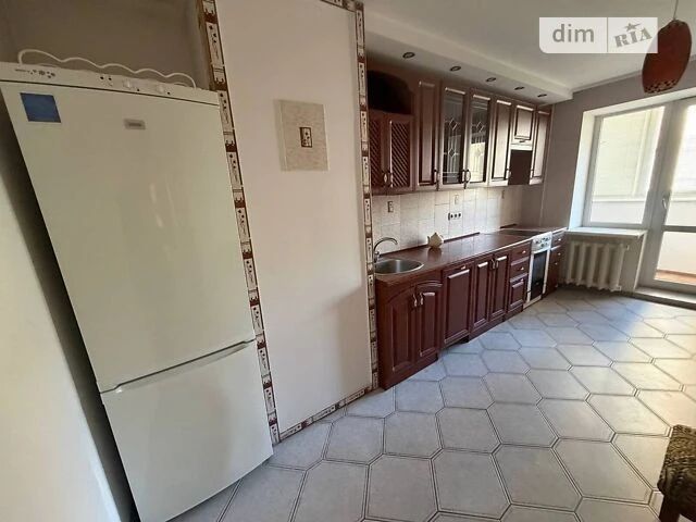 Sale of 4-room apartment 80 sq. m on Beresteyskyi Avenue 146/2 •