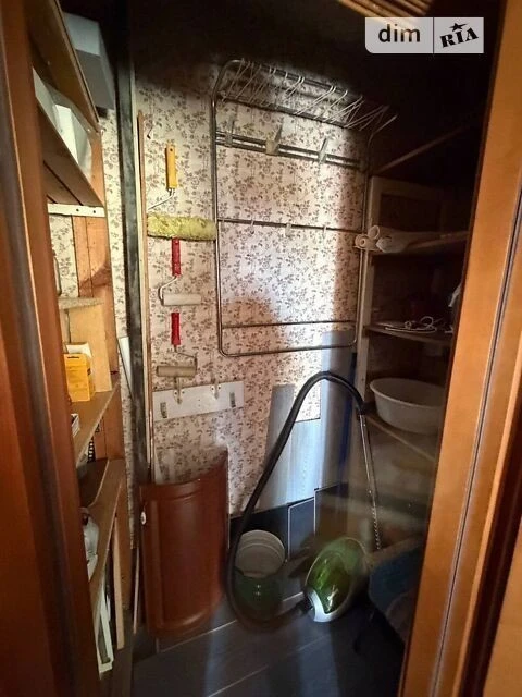 Sale of 4-room apartment 80 sq. m on Beresteyskyi Avenue 146/2 •