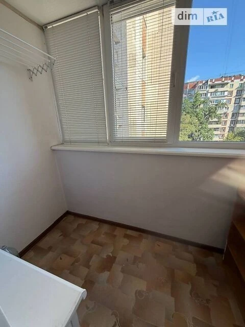 Sale of 4-room apartment 80 sq. m on Beresteyskyi Avenue 146/2 •