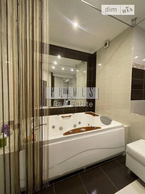 Продаж 4к квартири 200 кв. м на вул. Звіринецька 59 • ID 346