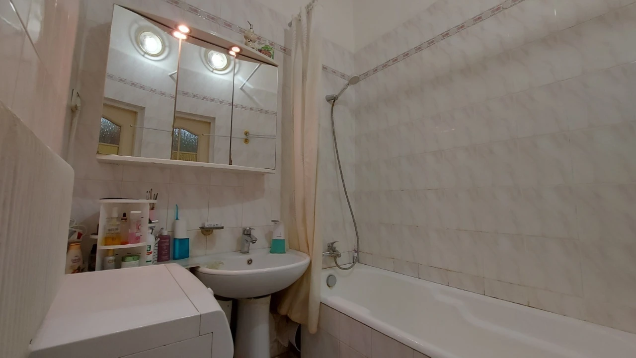 Продаж 2-кімнатної квартири 60 м², Перемоги просп., 60