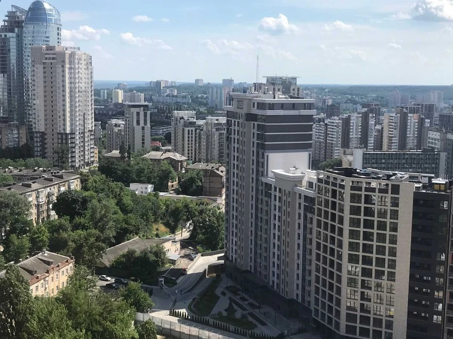 I will sell a special apartment in the center of Pechersk, 157 m 2, m "Pecher