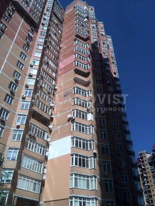 I will sell a special apartment in the center of Pechersk, 157 m 2, m "Pecher