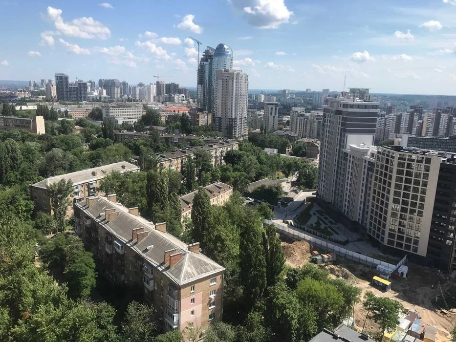 I will sell a special apartment in the center of Pechersk, 157 m 2, m "Pecher
