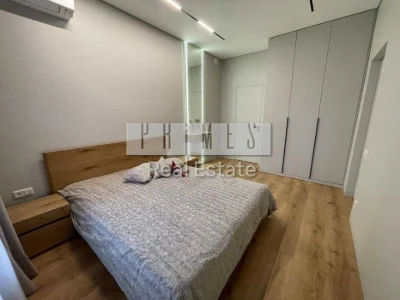 Newly renovated apartment in Tetris Hall, 11th floor, house with pool
