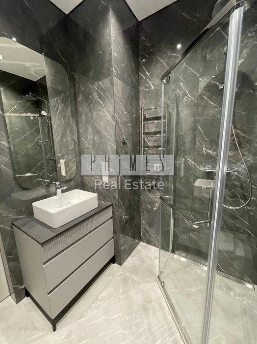 Newly renovated apartment in Tetris Hall, 11th floor, house with pool