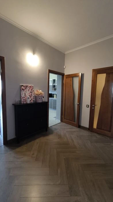 Квартира с ремонтом и мебелью в новом доме. Своё отопление,