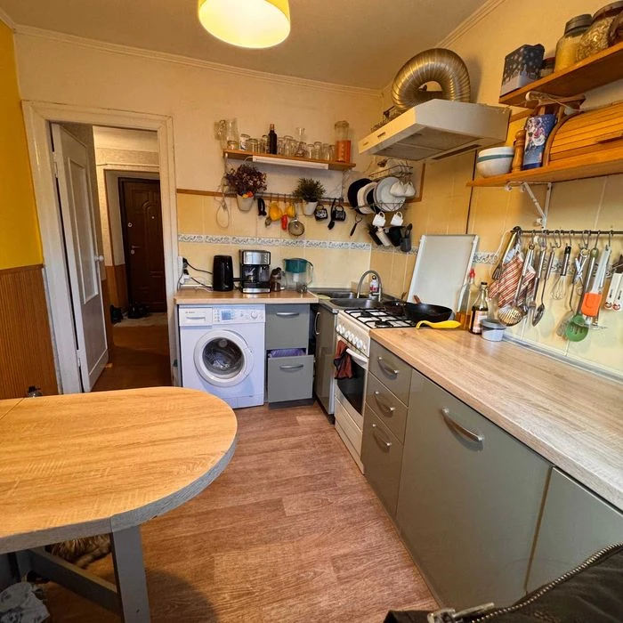 4k apartment for sale in residential condition. Heating system. Bel Street