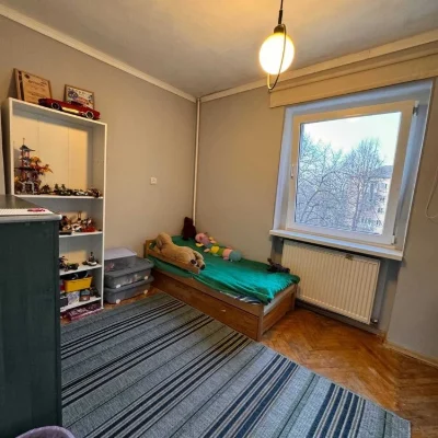 4k apartment for sale in residential condition. Heating system. Bel Street
