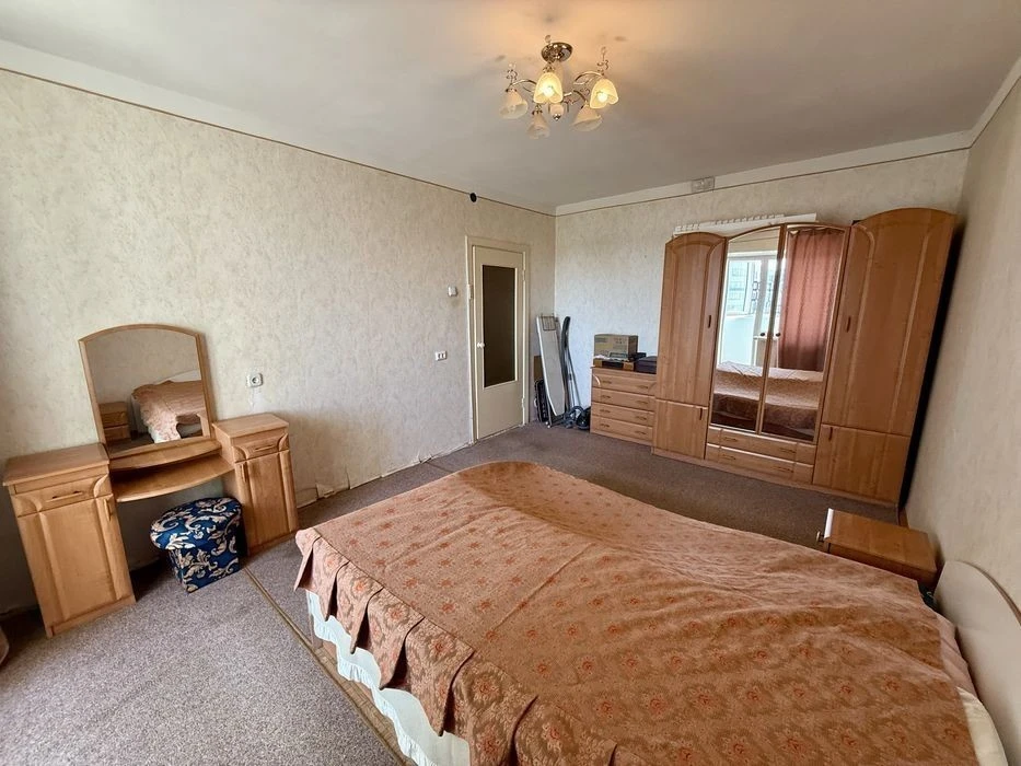 Large super view 1-room Vyshnyakivska street 1 metro 1 km house