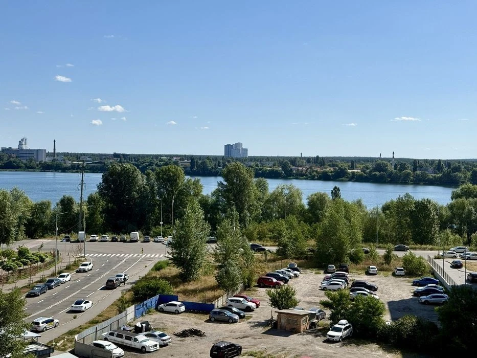 Large super view 1-room Vyshnyakivska street 1 metro 1 km house