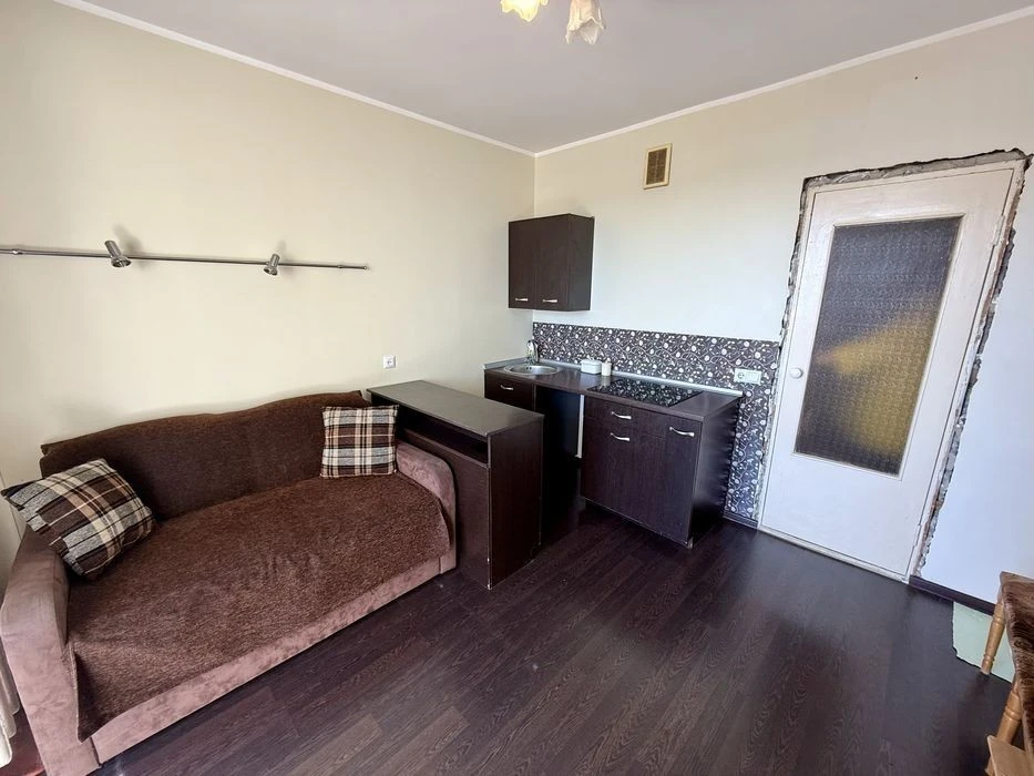 Large super view 1-room Vyshnyakivska street 1 metro 1 km house