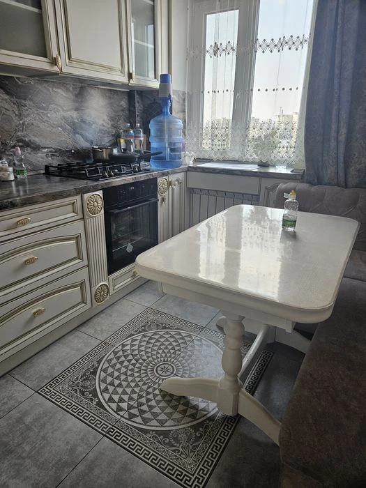 Selling a 2-bedroom apartment in N. Domakh.