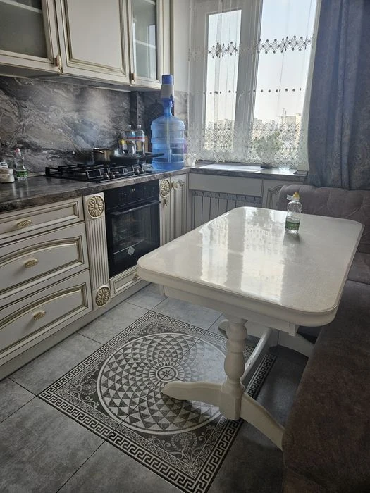 Selling a 2-bedroom apartment in N. Domakh.