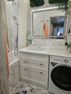 Selling a 2-bedroom apartment in N. Domakh.