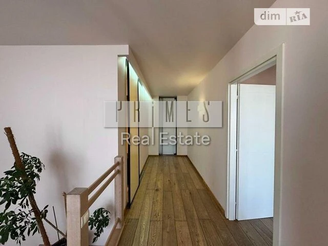 Sale of 3-room apartment 180 sq. m. on Yuliya Zdanovskaya St. 60/5 •